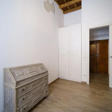 Vatican Borgo Pio *